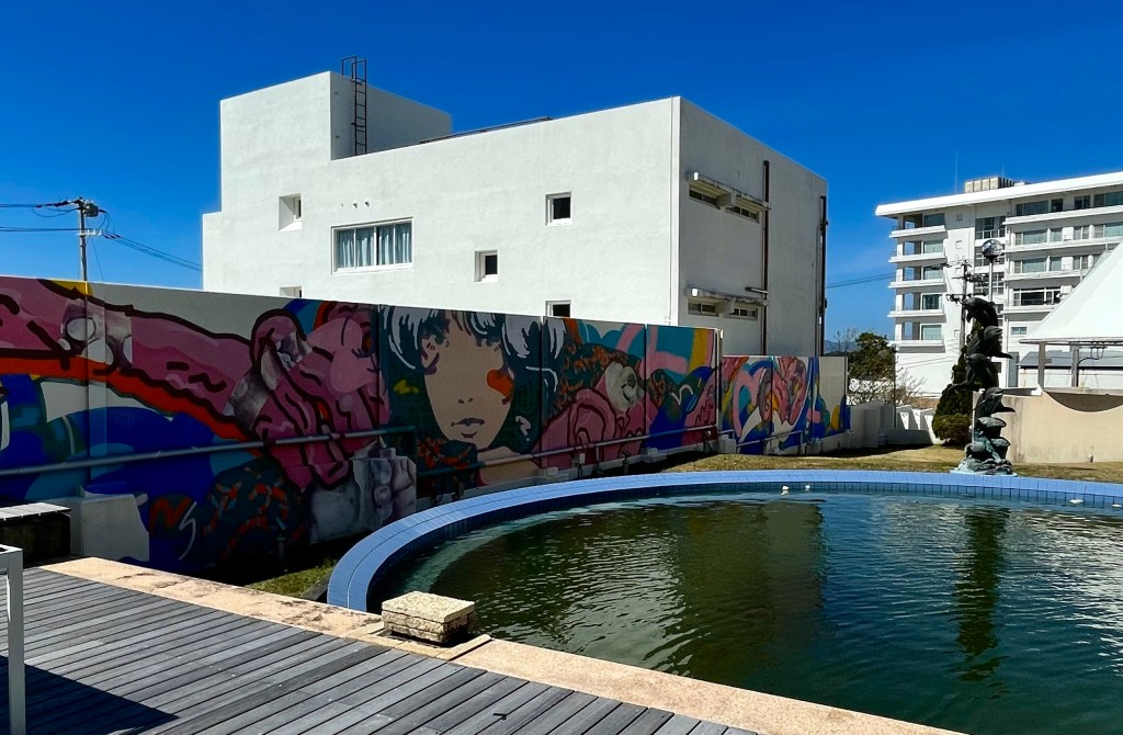 TOWMEI line mural Shirahama