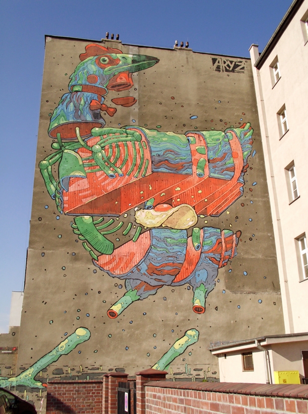 Mural by ariz with hen in Katowice