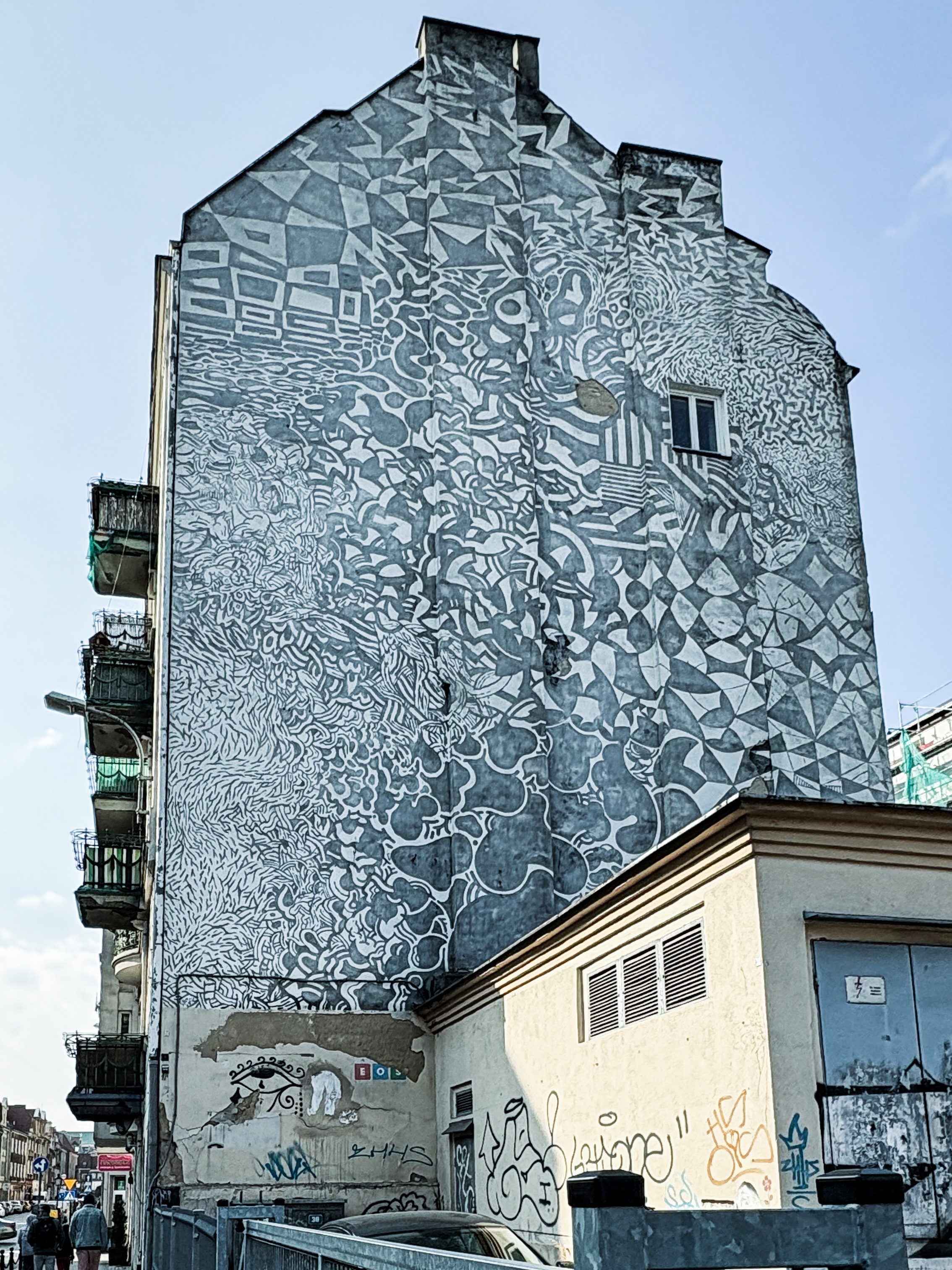 Mural in Poznan black and white