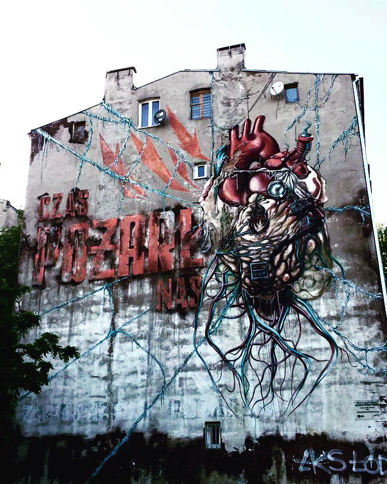 mural z sercem i napisem